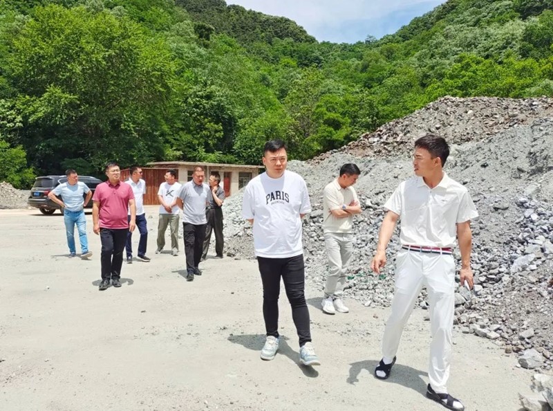 貴州鼎盛鑫礦業(yè)發(fā)展有限公司董事長(cháng)到訪(fǎng)中科礦業(yè)