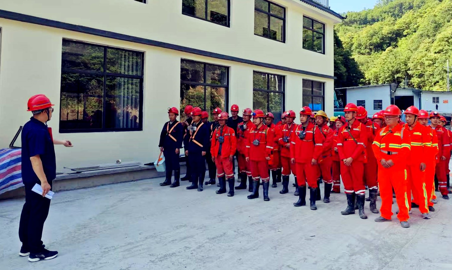 安全生產(chǎn)月｜雙河金礦圓滿(mǎn)開(kāi)展綜合應急預案演練